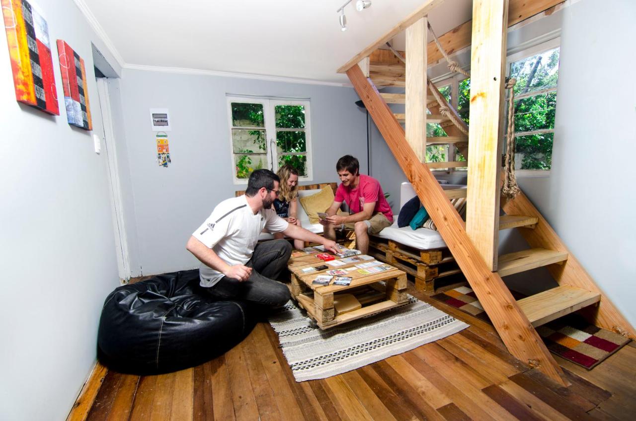 Área común primer piso — Hostal Mi Paz Valparaíso